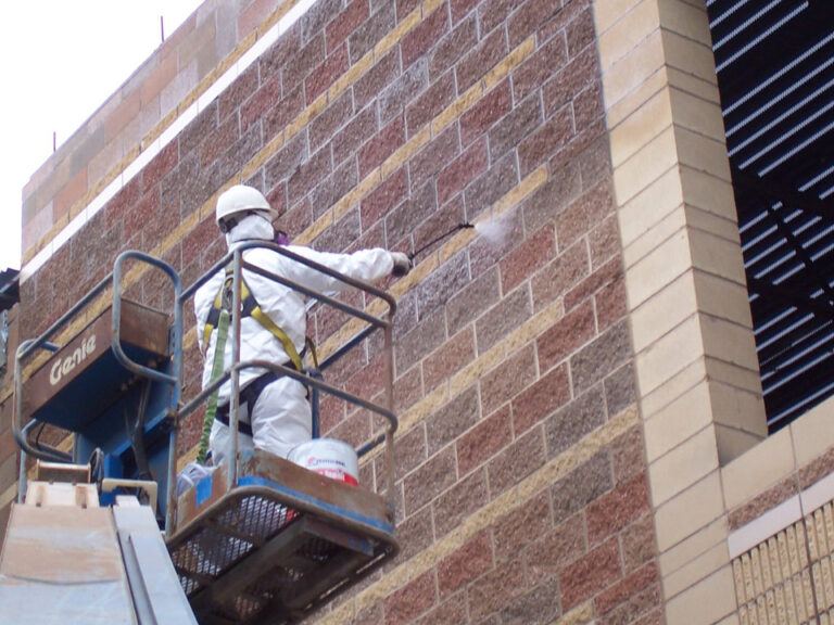 Application-protector-waterproof-wall-brick-masonry