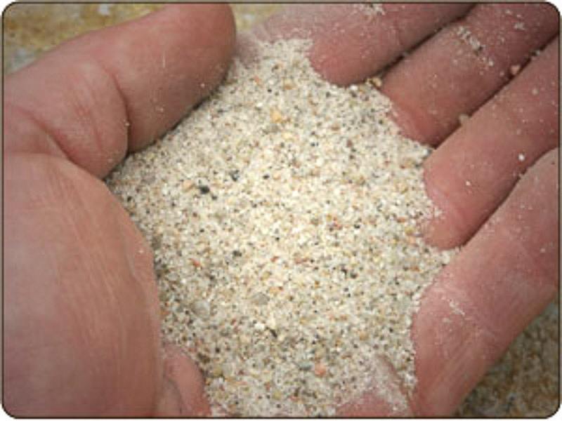 sable polymere dans la main